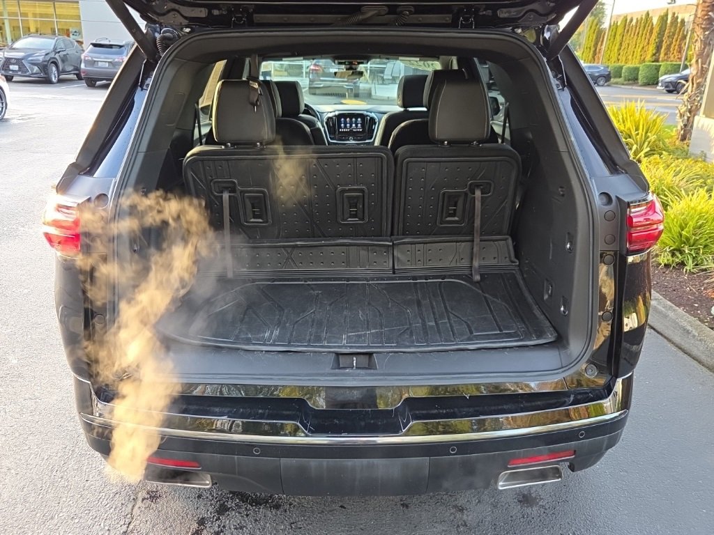 Used 2022 Chevrolet Traverse Premier w/ Redline Edition image 16