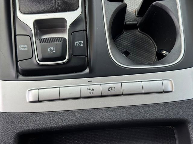 Used 2024 Kia Carnival LX FWD image 23