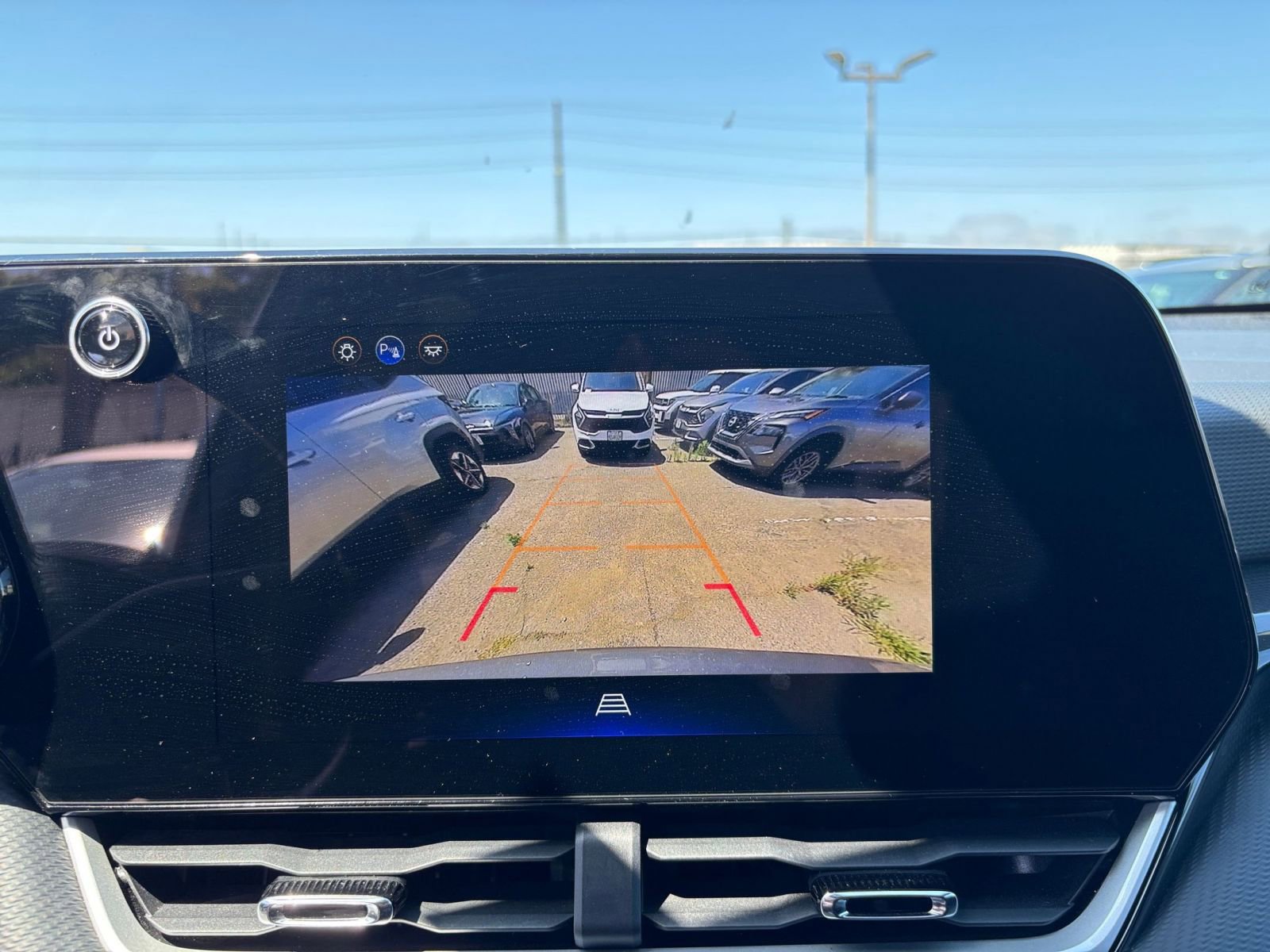 Used 2025 Chevrolet Equinox LT FWD image 24