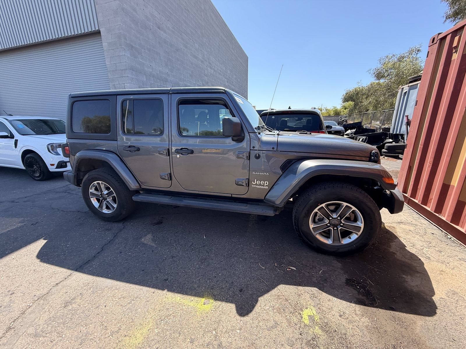 Used 2022 Jeep Wrangler Unlimited Sahara w/ Cold Weather Group AWD/4WD image 3