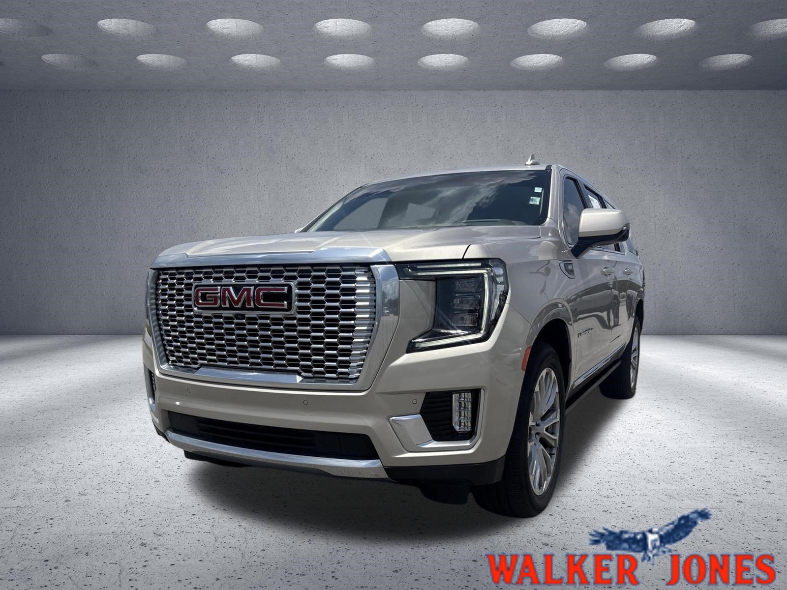 Used 2022 GMC Yukon XL Denali RWD image 1