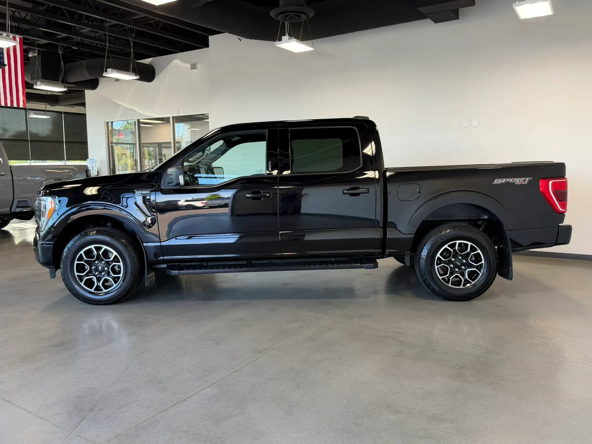 Used 2021 Ford F150 XLT w/ Equipment Group 302A High AWD/4WD image 4
