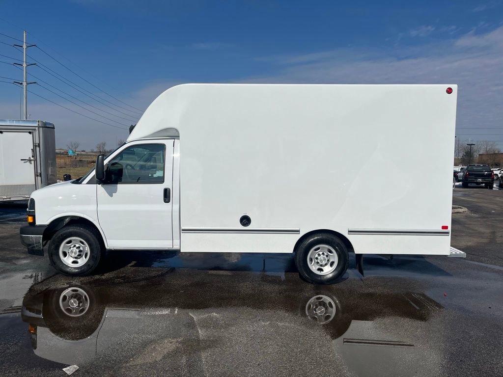 New 2026 Chevrolet Express 3500 w/ Power Convenience Package image 4