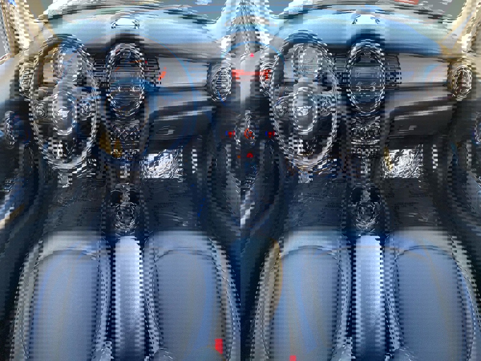 Used 2016 MINI Cooper 4-Door Hardtop image 10