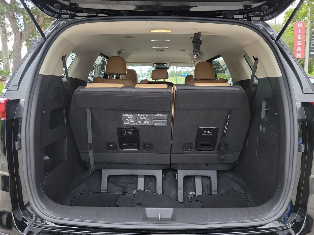 Used 2024 Kia Carnival LX FWD image 9