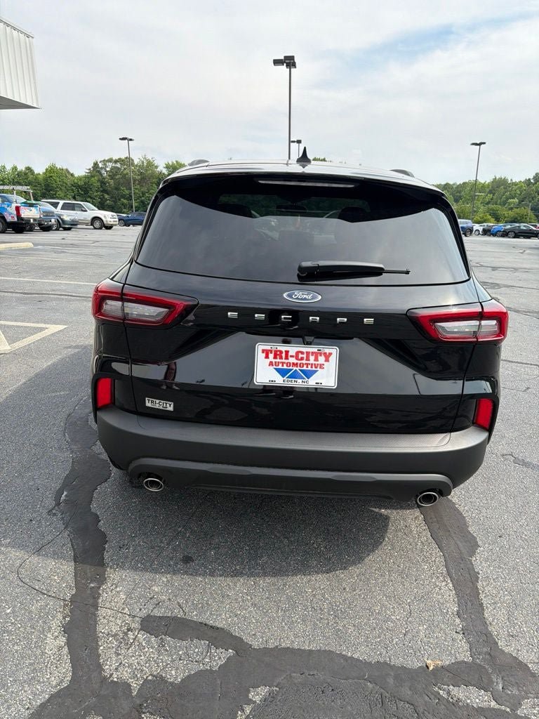 New 2025 Ford Escape ST-Line w/ Cold Weather Package FWD image 22