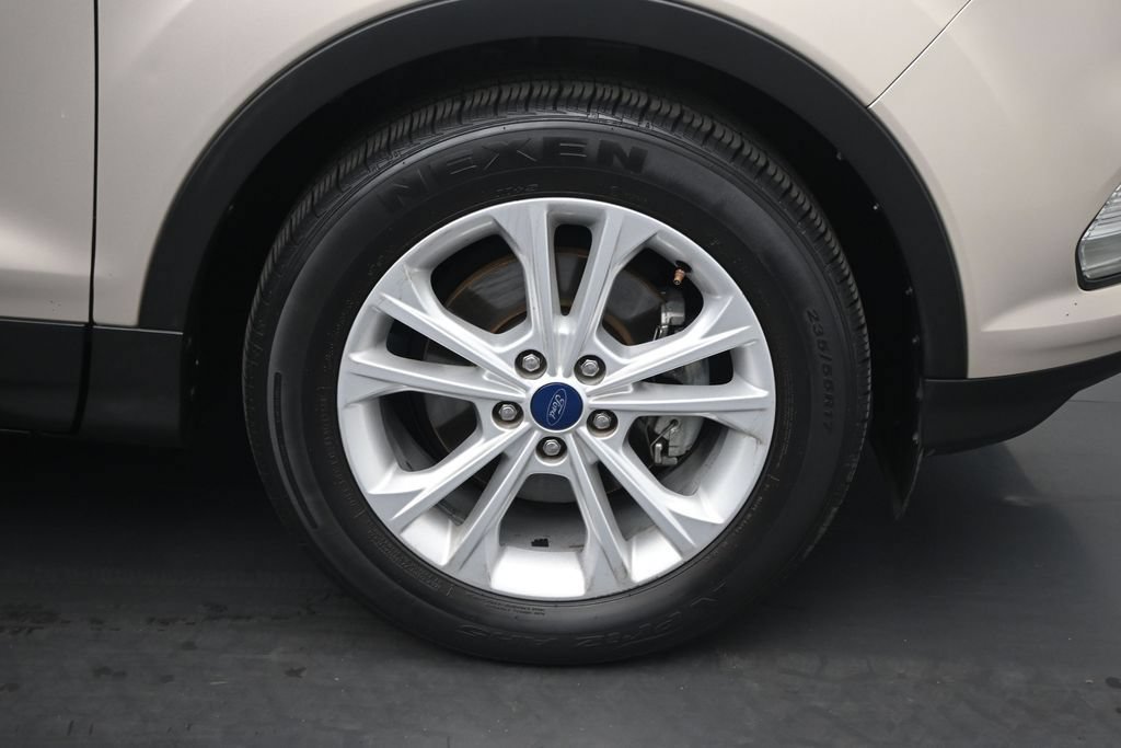 Certified 2017 Ford Escape SE w/ Equipment Group 201A FWD image 24