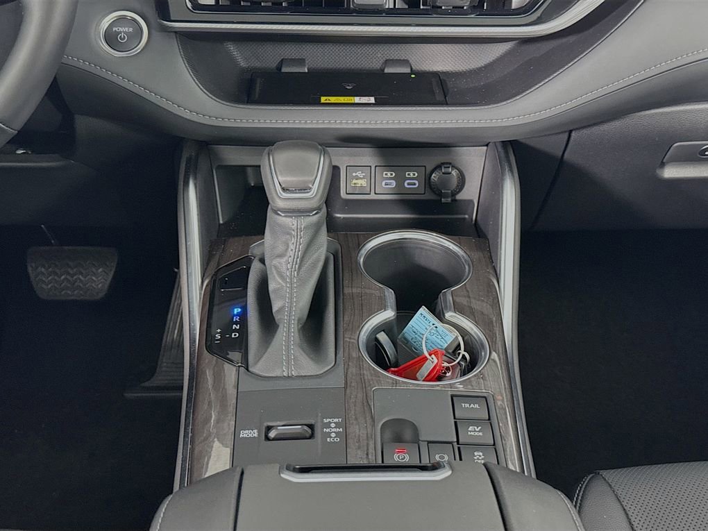 Used 2025 Toyota Highlander Platinum image 38
