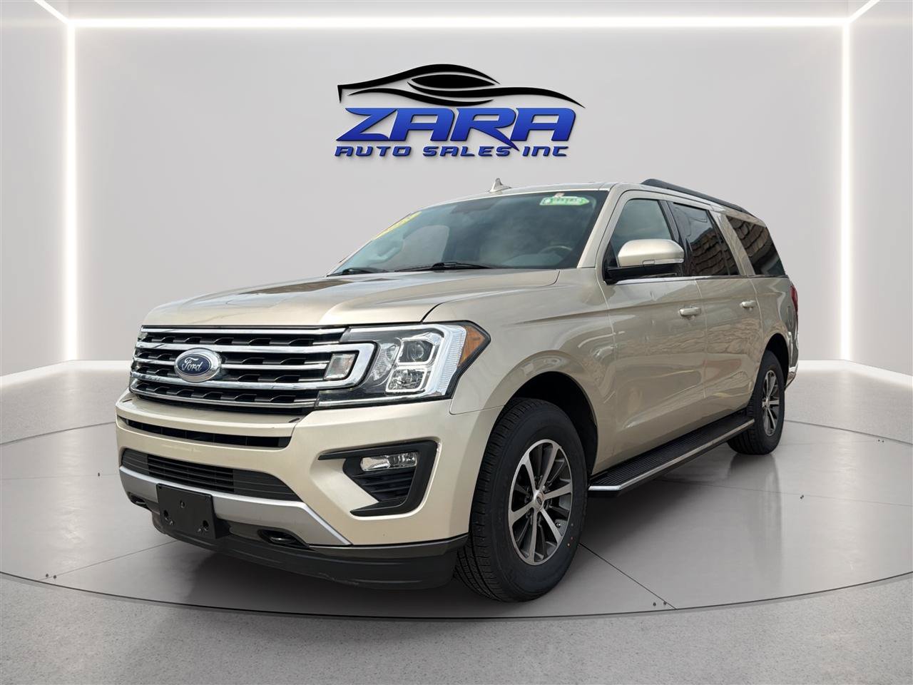 Used 2018 Ford Expedition Max XLT w/ Equipment Group 202A AWD/4WD image 3