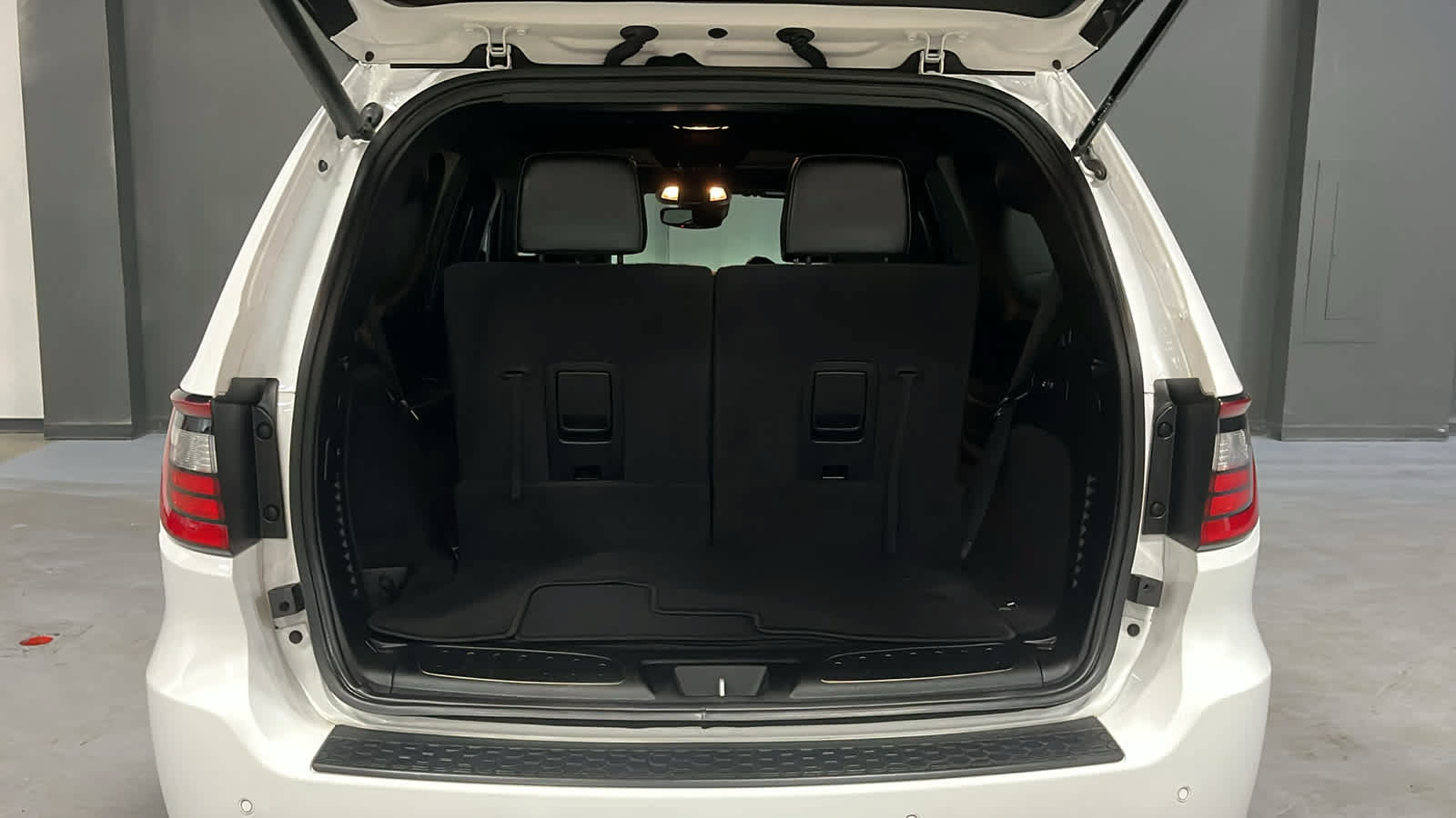 Used 2023 Dodge Durango R/T AWD/4WD image 30