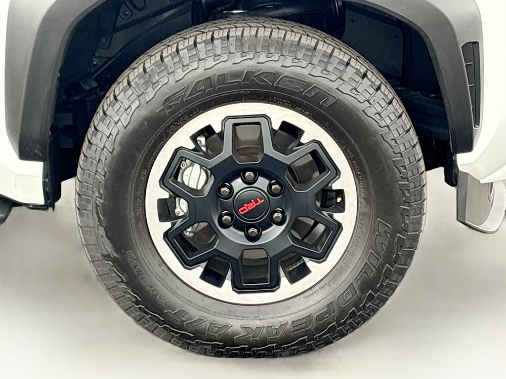 Certified 2025 Toyota 4Runner TRD Off-Road Premium w/ Tow Technology Package AWD/4WD image 31