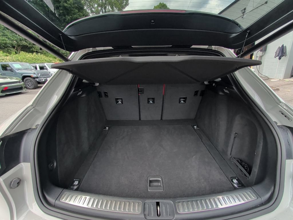 Used 2023 Porsche Macan S AWD/4WD image 14