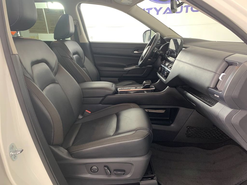 Used 2023 Nissan Pathfinder SL w/ SL Premium Package FWD image 42