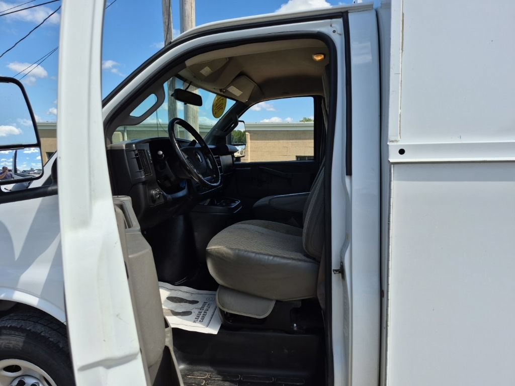 Used 2021 Chevrolet Express 3500 w/ Power Convenience Package RWD image 5