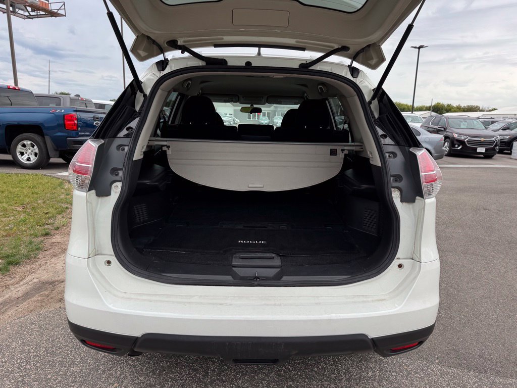 Used 2015 Nissan Rogue SV FWD image 40