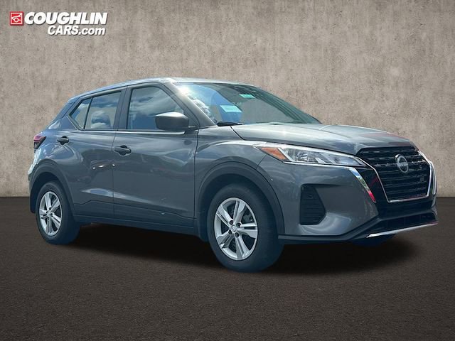 New 2025 Nissan Kicks Play S image 1