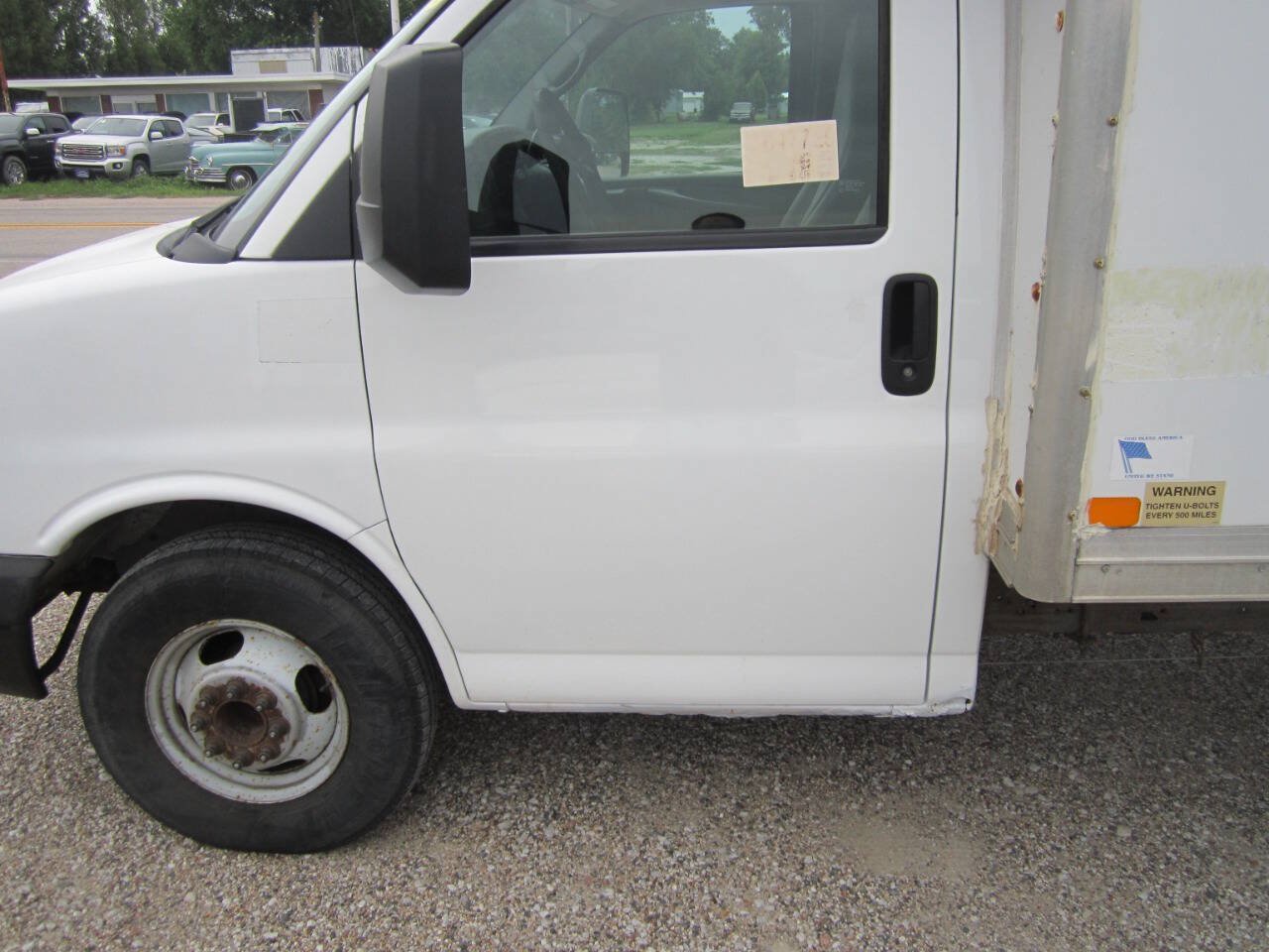 Used 2010 Chevrolet Express 3500 Extended RWD image 4