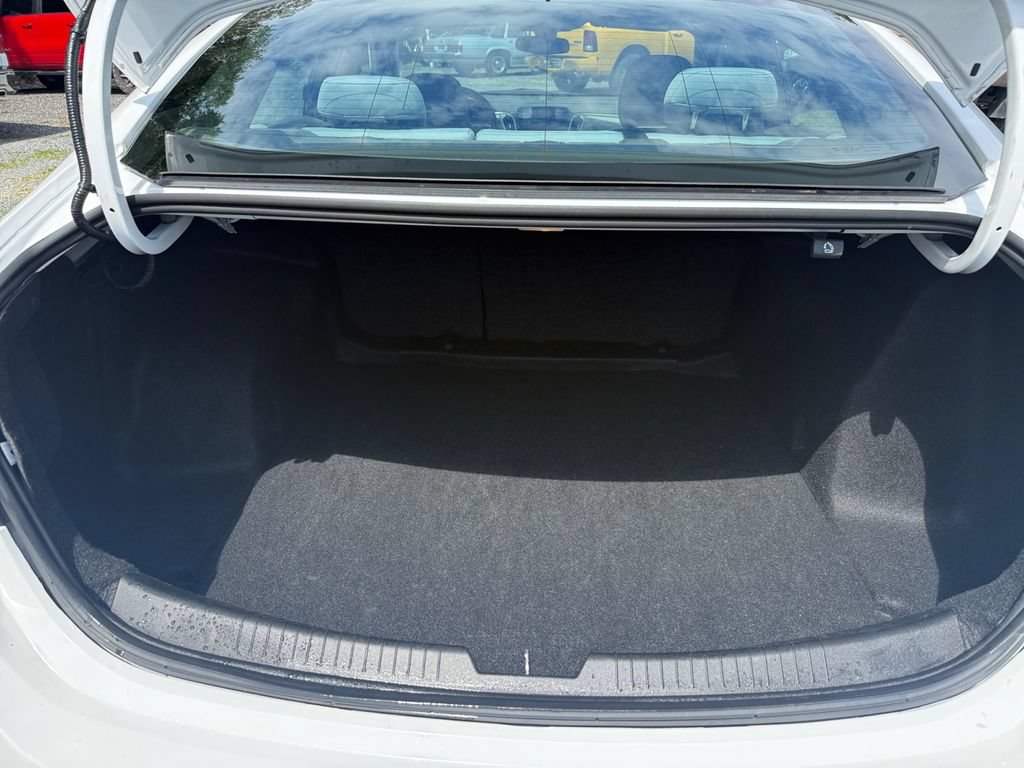 Used 2022 Chevrolet Malibu LS w/ Driver Confidence Package FWD image 29