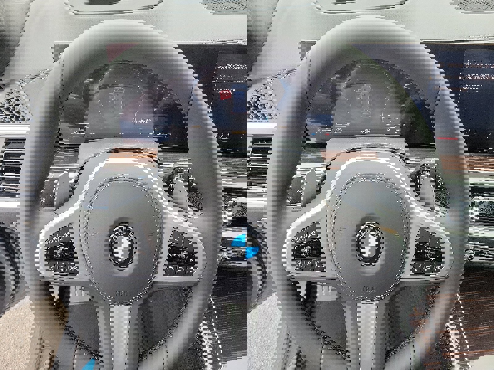 New 2025 BMW X7 xDrive40i w/ M Sport Package image 11