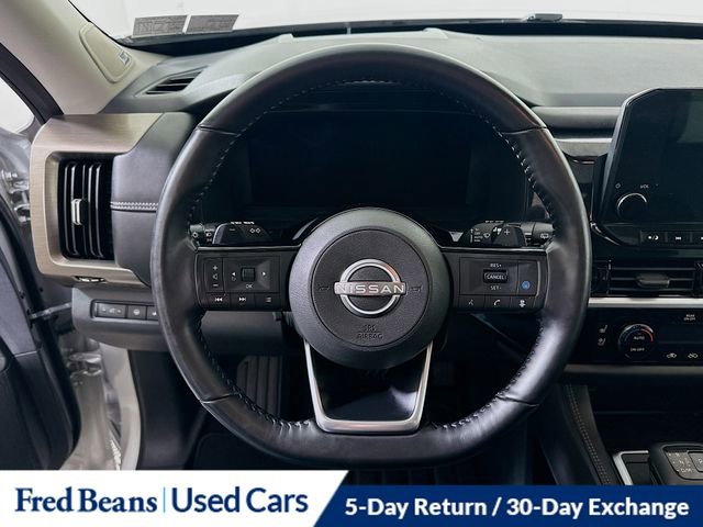 Used 2022 Nissan Pathfinder Platinum w/ Cargo Package image 13
