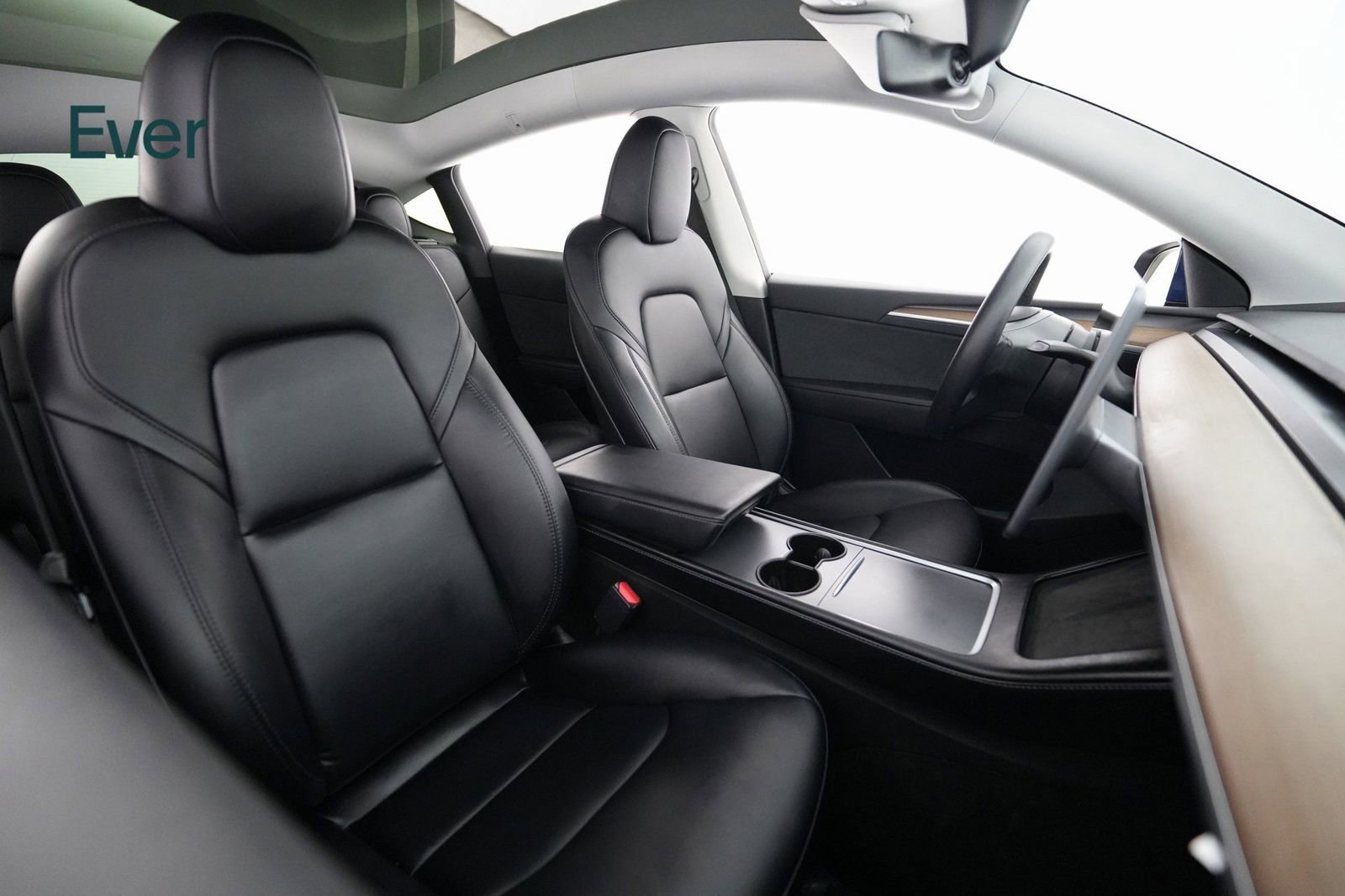 Used 2022 Tesla Model Y Long Range image 8