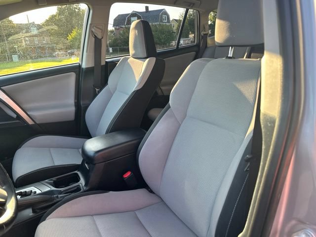 Used 2017 Toyota RAV4 XLE w/ Carpet Mat Package AWD/4WD image 13