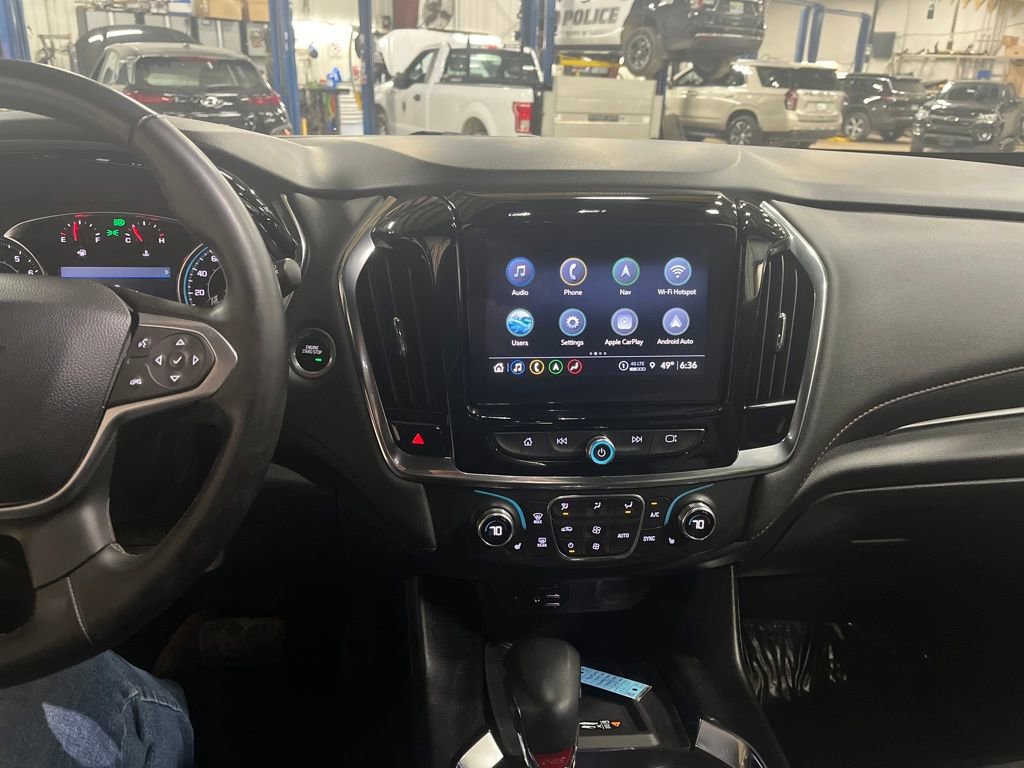 Used 2023 Chevrolet Traverse RS image 19