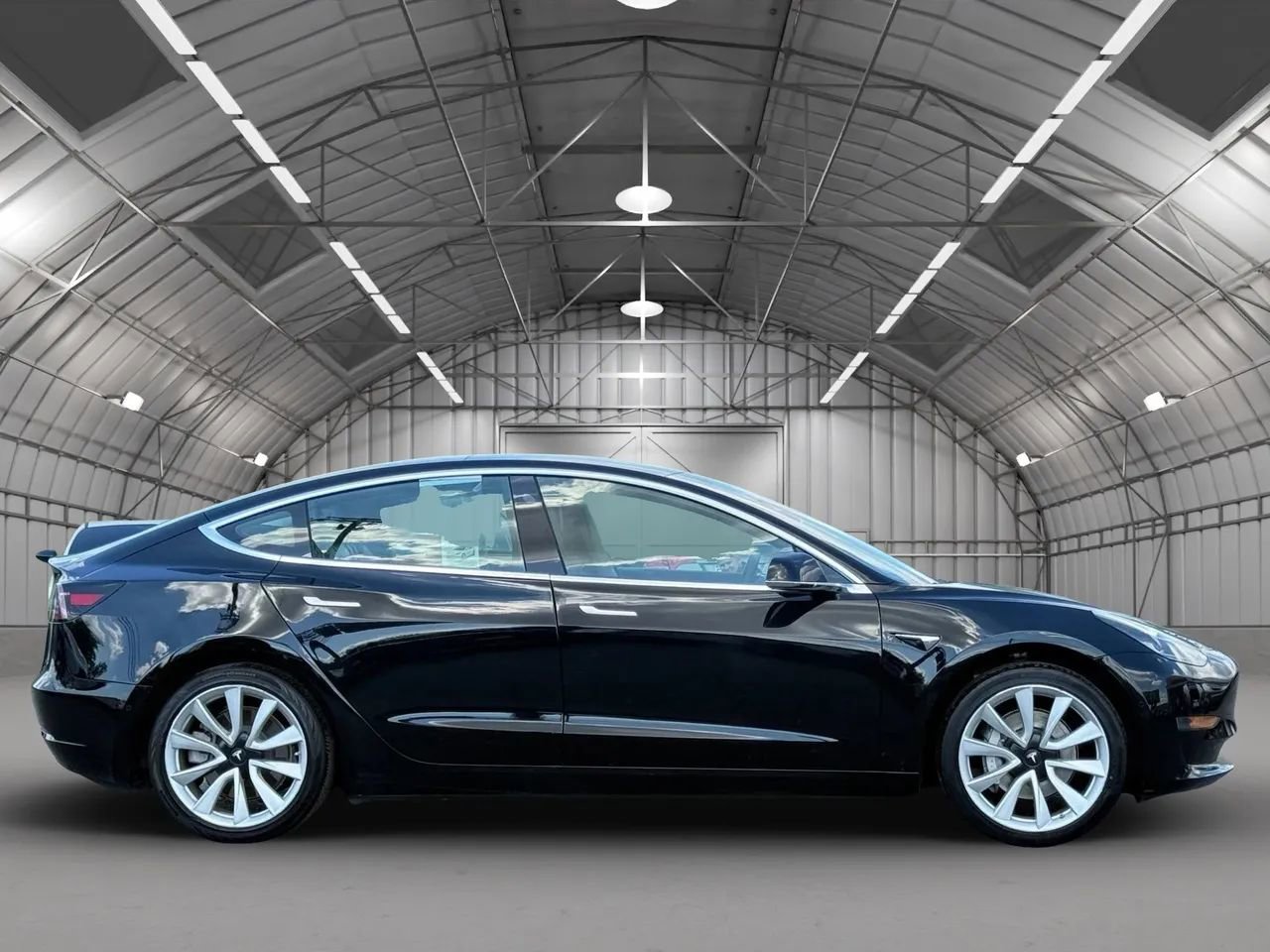 Used 2019 Tesla Model 3 Standard Range Plus image 8