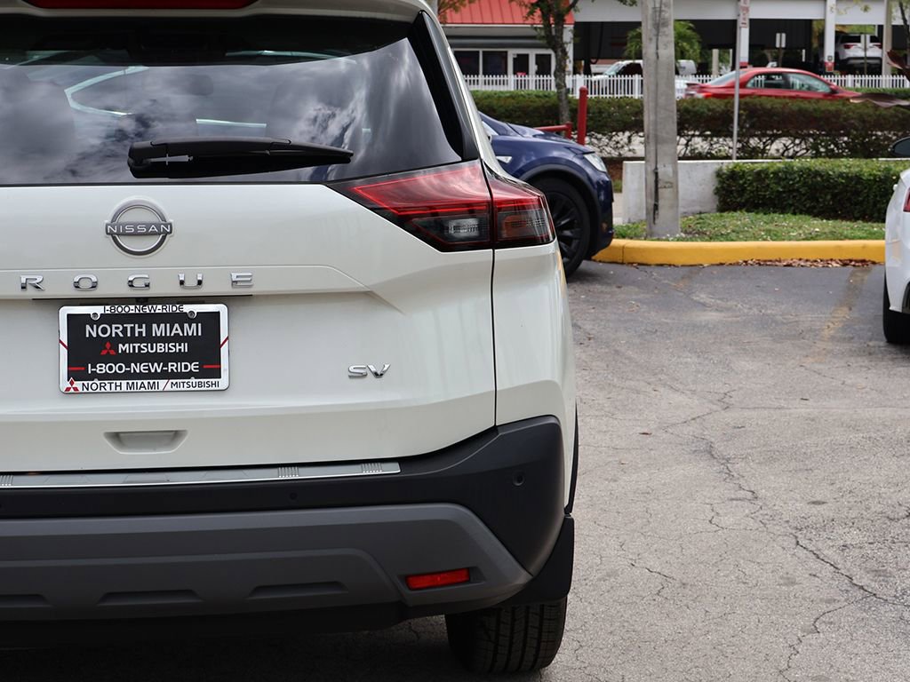 Used 2023 Nissan Rogue SV FWD image 13