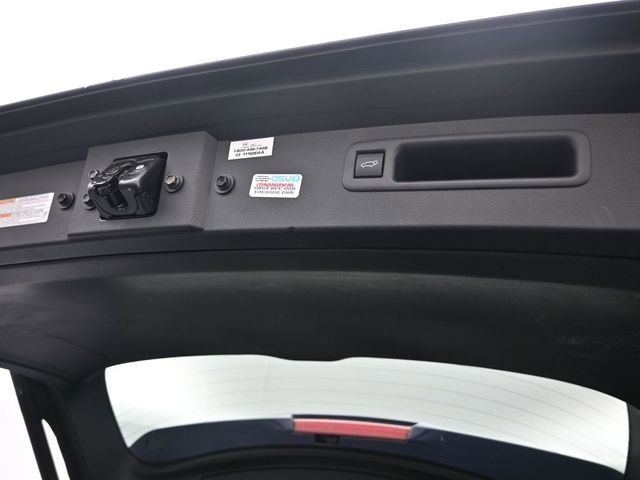 Used 2024 Toyota Highlander LE image 34