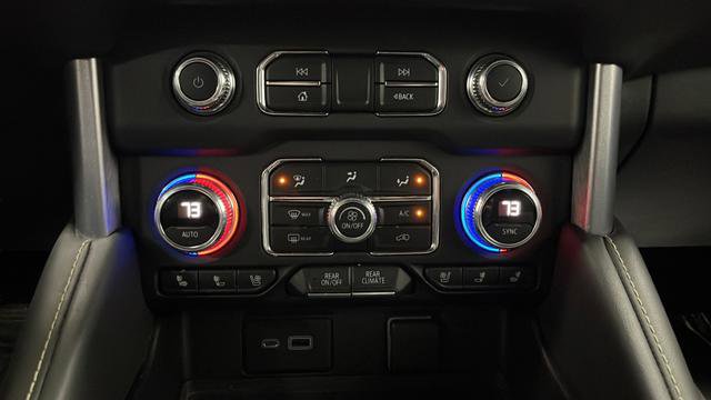 Used 2022 GMC Yukon XL SLT w/ SLT Premium Package AWD/4WD image 18