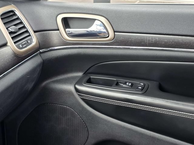 Used 2016 Jeep Grand Cherokee Limited RWD image 25