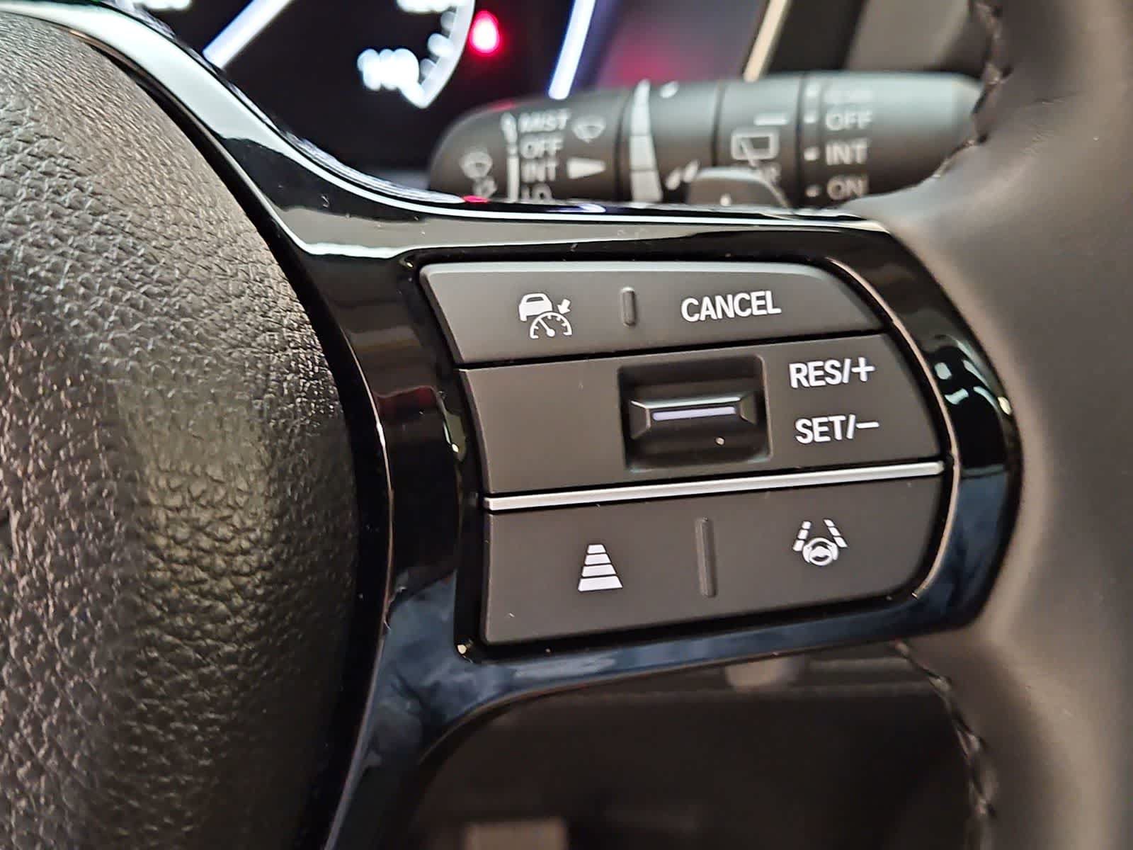 Certified 2025 Honda Pilot Touring image 14