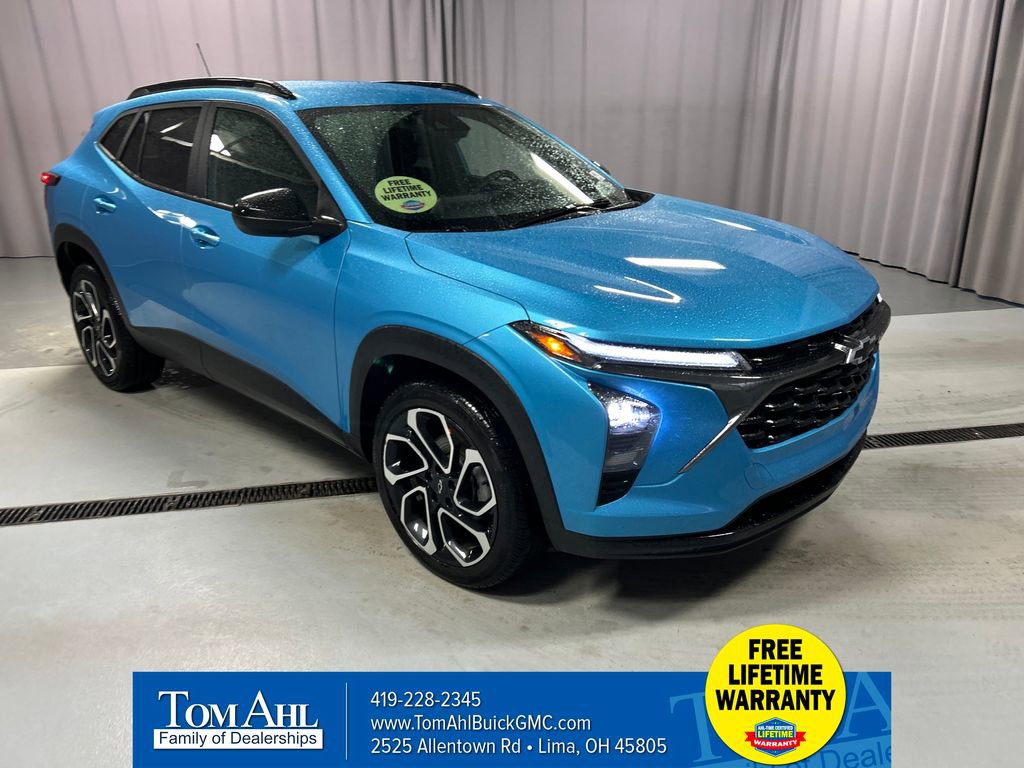 Used 2025 Chevrolet Trax RS w/ Driver Confidence Package image 1