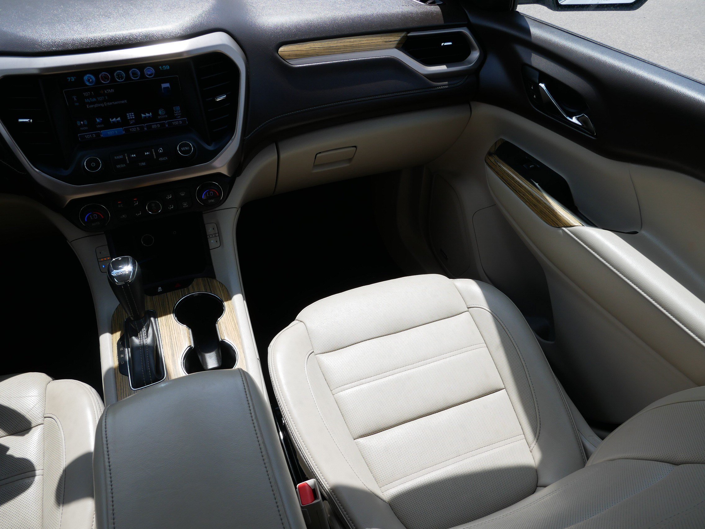 Used 2018 GMC Acadia Denali AWD/4WD image 11