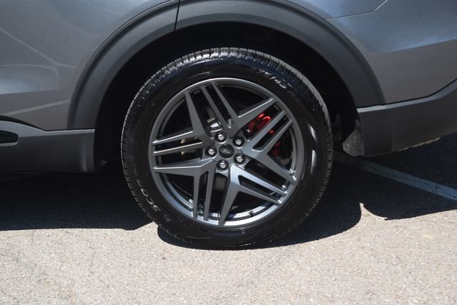 Used 2025 Ford Explorer ST-Line w/ ST-Line Street Pack AWD/4WD image 27