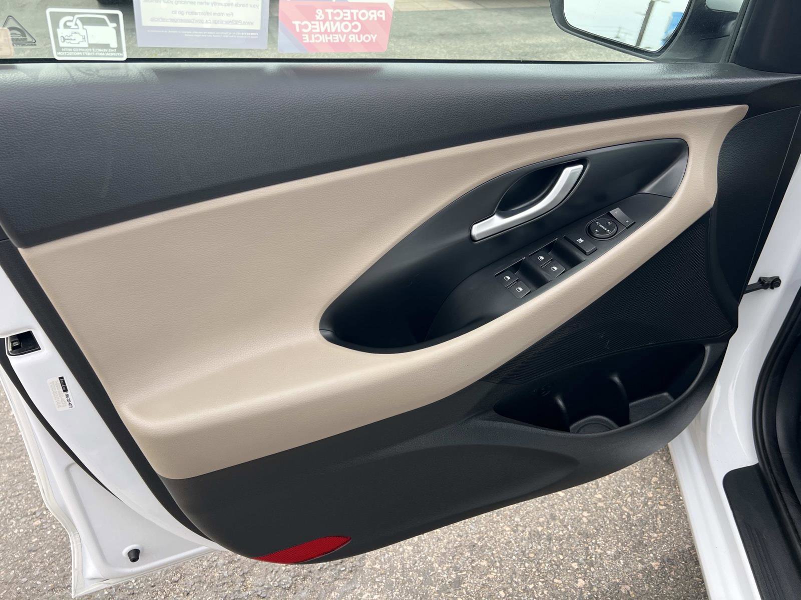 Used 2018 Hyundai Elantra GT image 6
