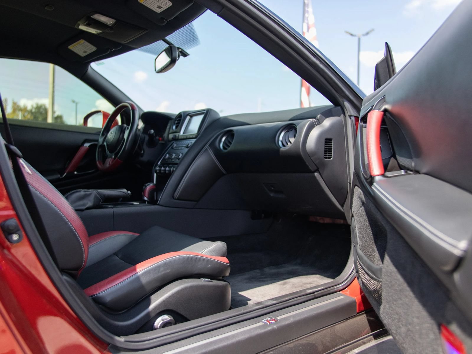 Used 2015 Nissan GT-R Black Edition AWD/4WD image 32