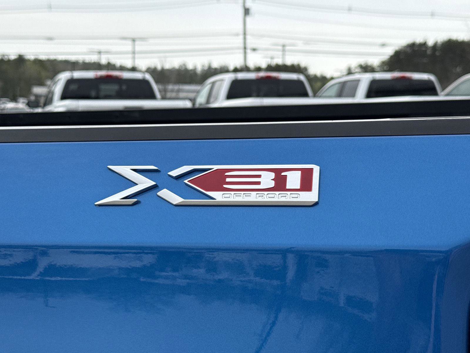 Used 2023 GMC Sierra 1500 Elevation w/ X31 Off-Road Package AWD/4WD image 9