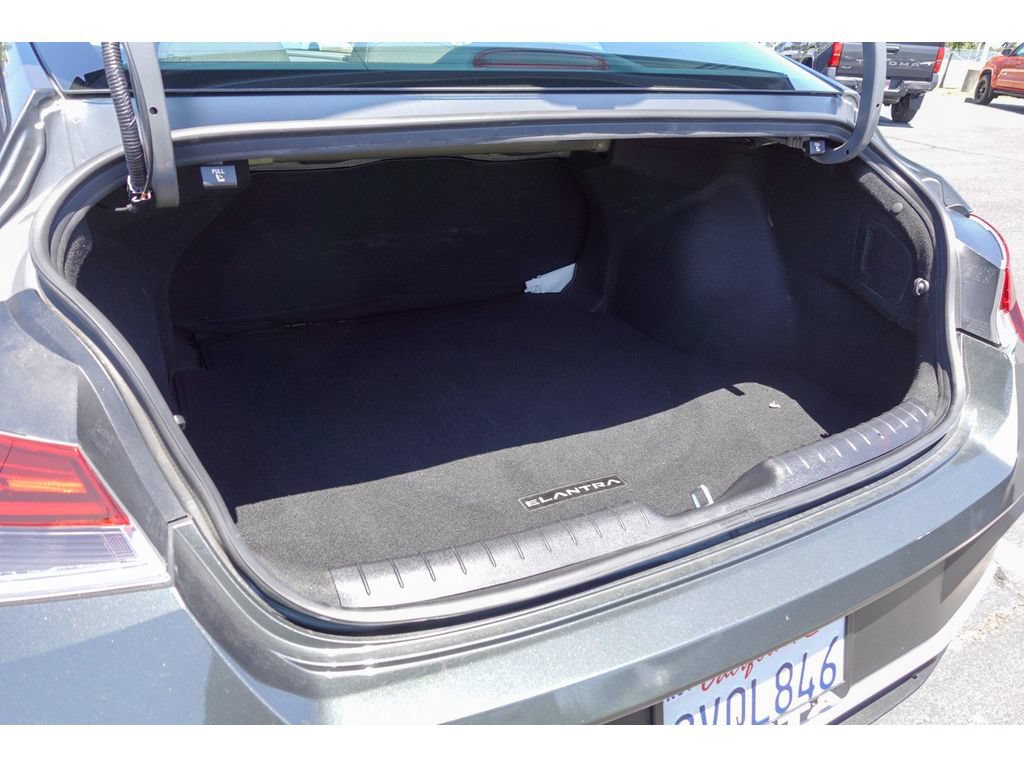 Used 2026 Hyundai Elantra SEL FWD image 29