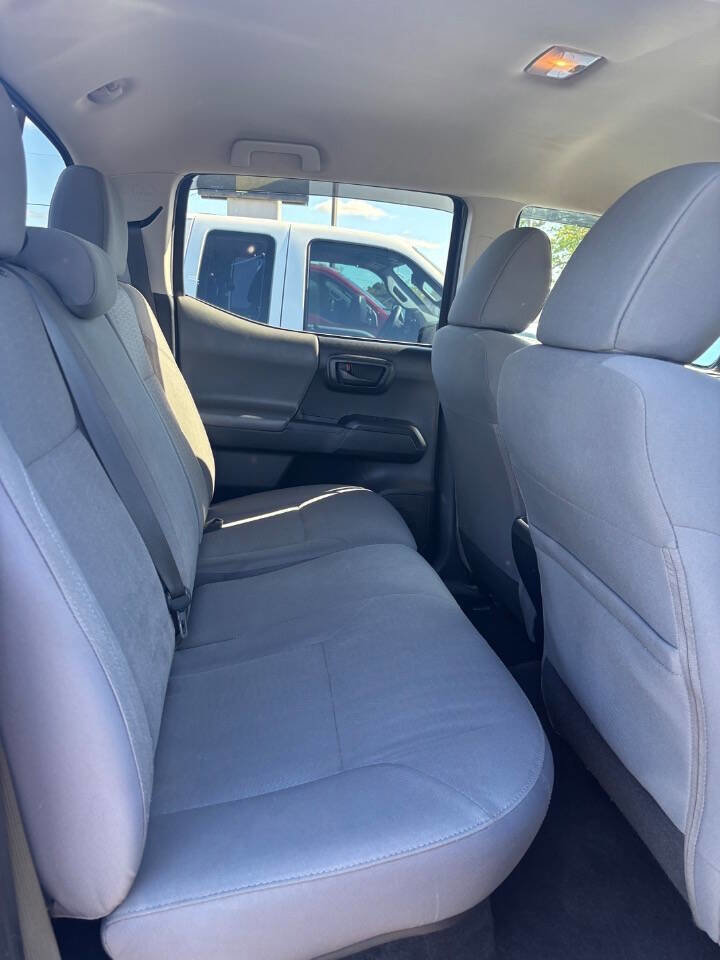 Used 2019 Toyota Tacoma SR image 4