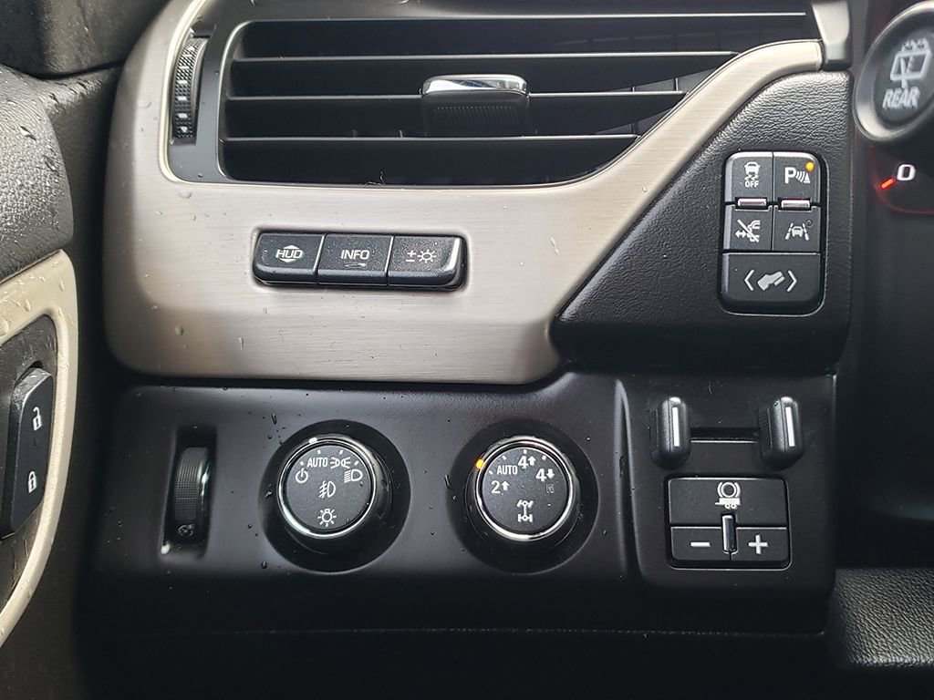 Used 2016 GMC Yukon Denali w/ Open Road Package image 25