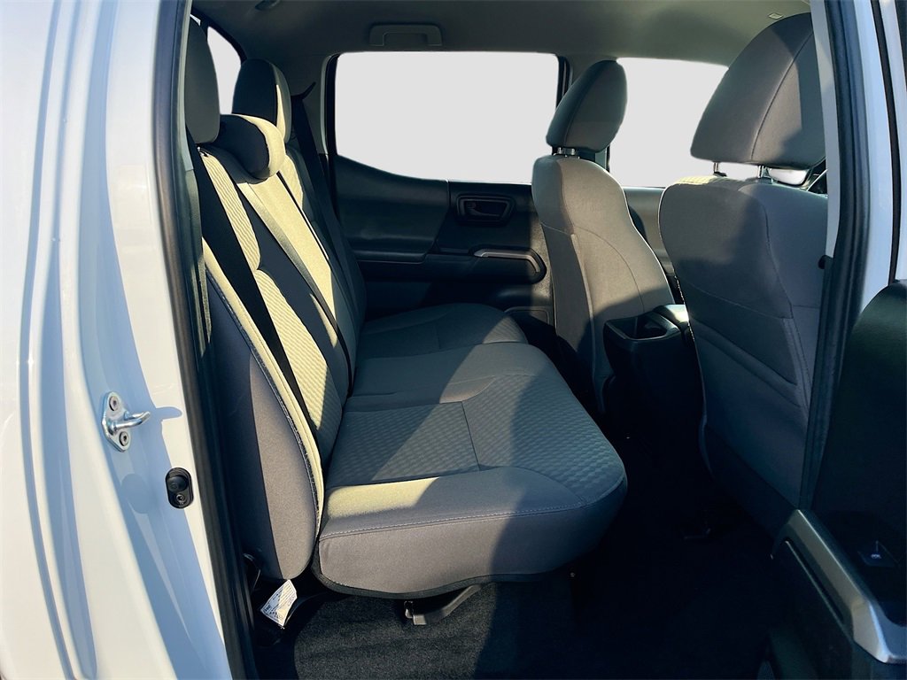 Used 2022 Toyota Tacoma SR5 w/ Technology Package image 25