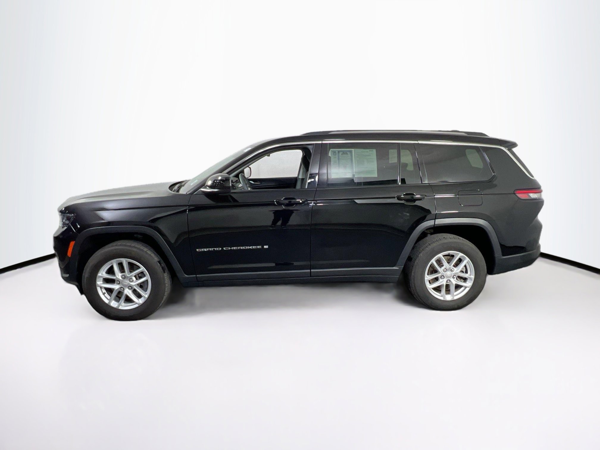 Used 2023 Jeep Grand Cherokee L Laredo w/ Luxury Tech Group I image 8