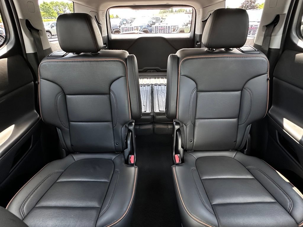 Used 2022 GMC Acadia AT4 w/ Technology Package AWD/4WD image 29
