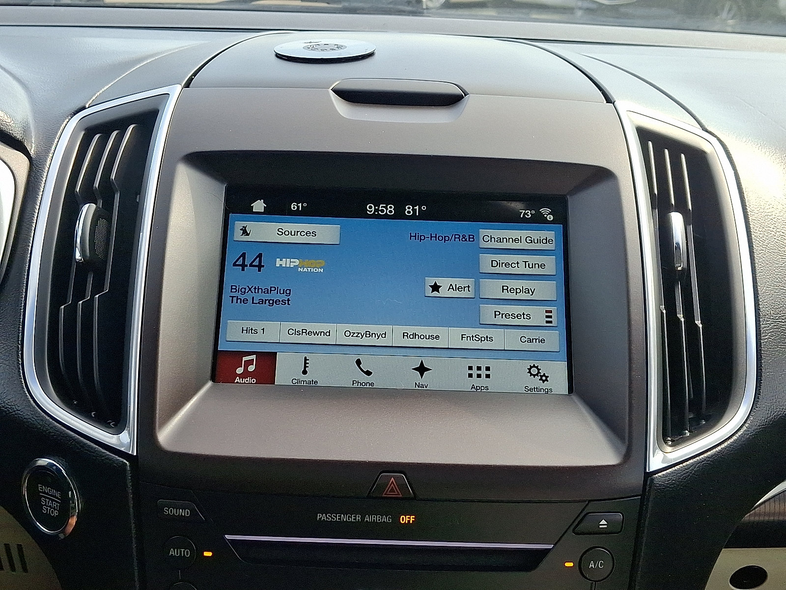 Used 2016 Ford Edge Titanium w/ Technology Package AWD/4WD image 17