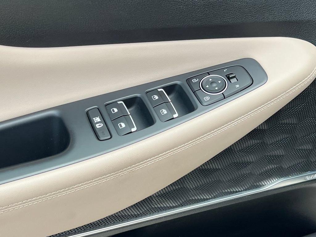 Used 2019 Hyundai Santa Fe Limited FWD image 6
