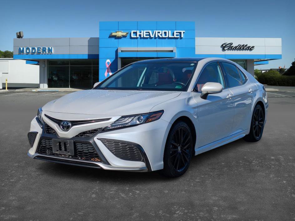 Used 2021 Toyota Camry XSE image 1