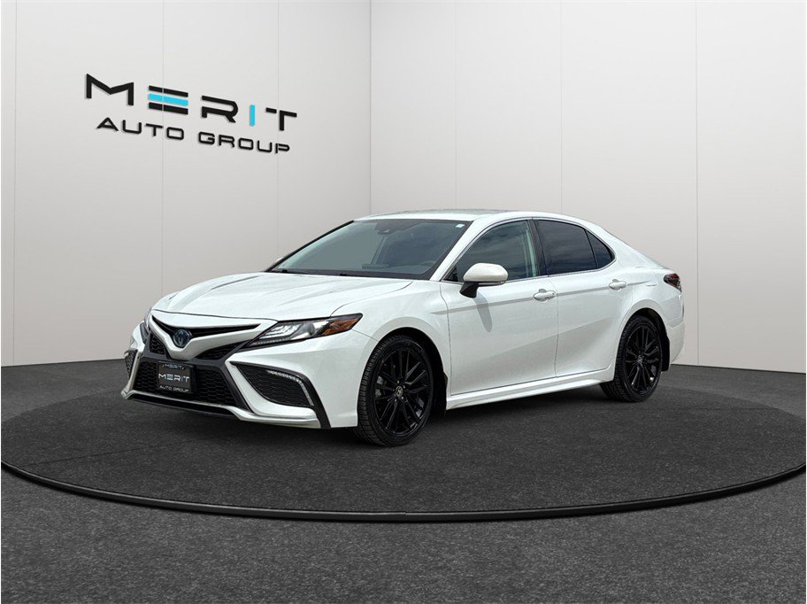 Used 2022 Toyota Camry XSE w/ Cold Weather Package FWD image 4