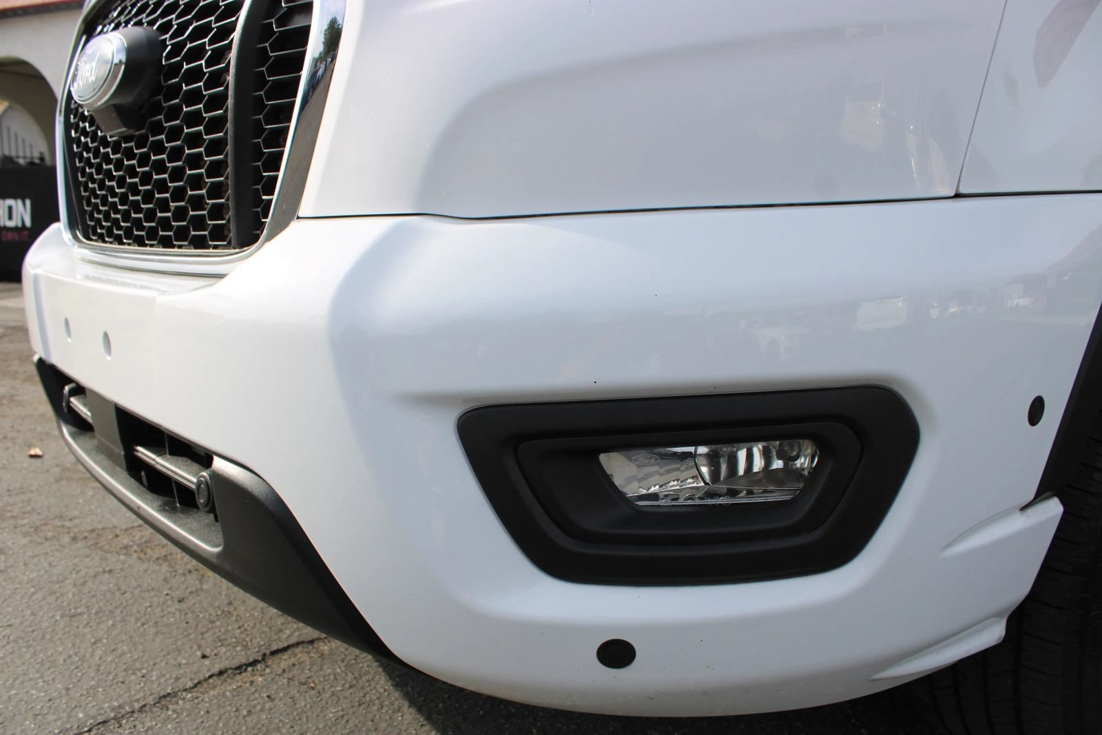 Used 2024 Ford Transit 350 XLT RWD image 4